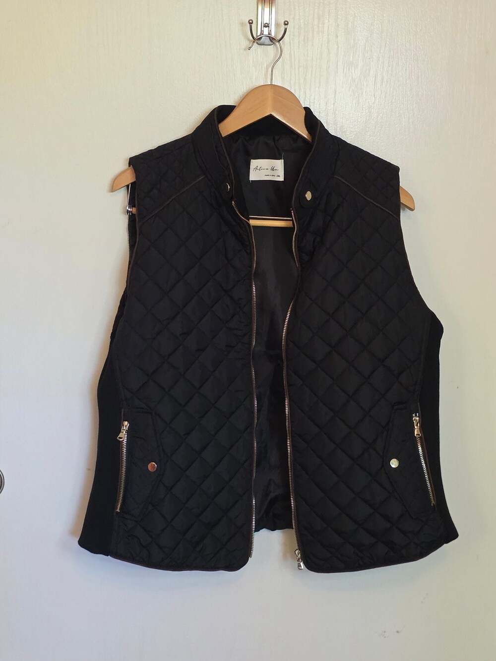 Active USA Women's Quilted Puffer Vest with Suede Piping